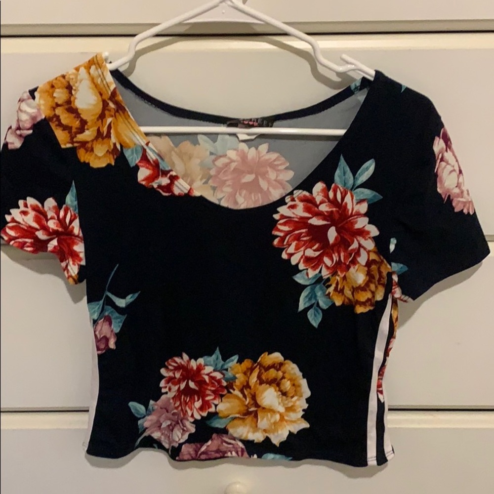 floral crop top.